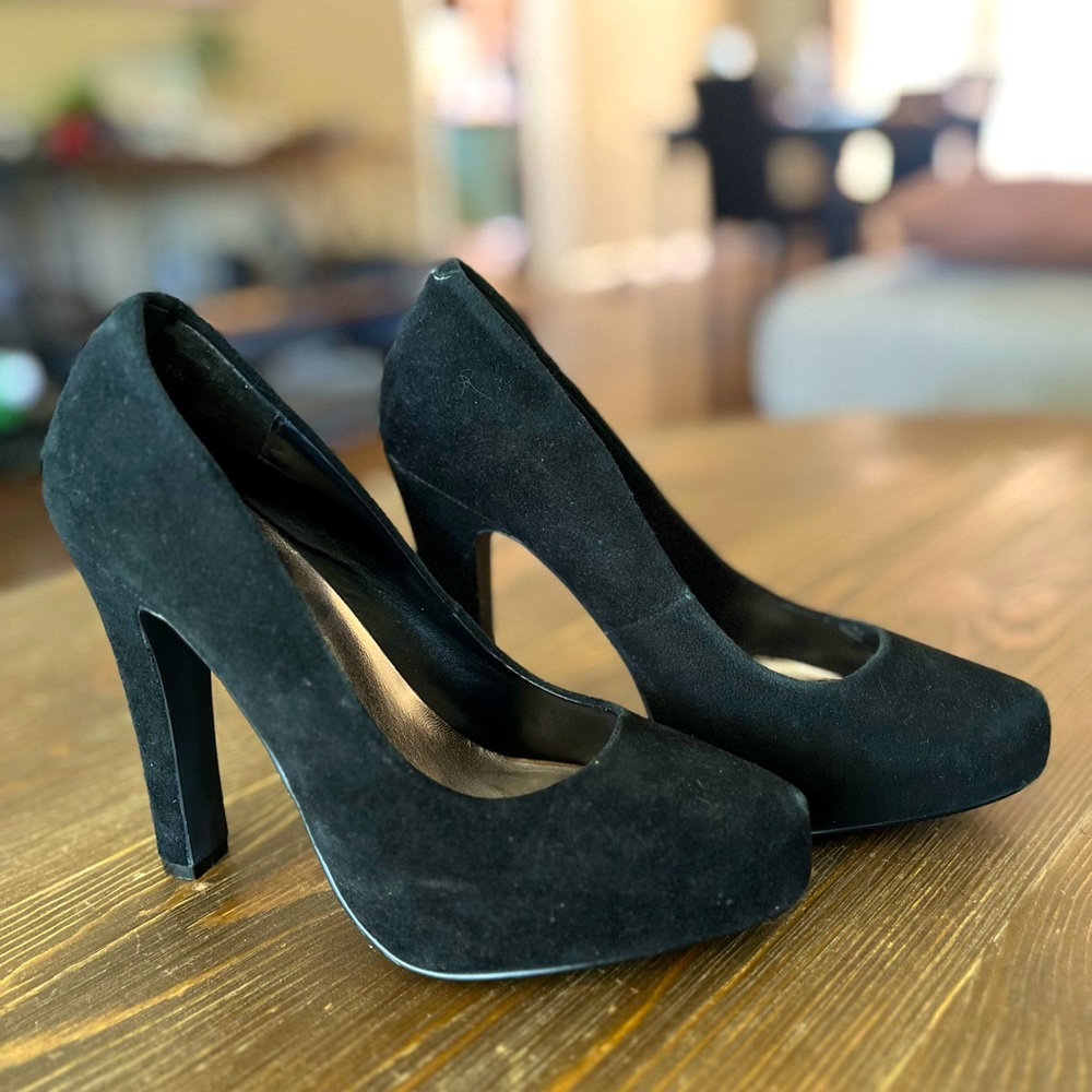 Cathy Jean Black Leather Suede Pump. Size 7
